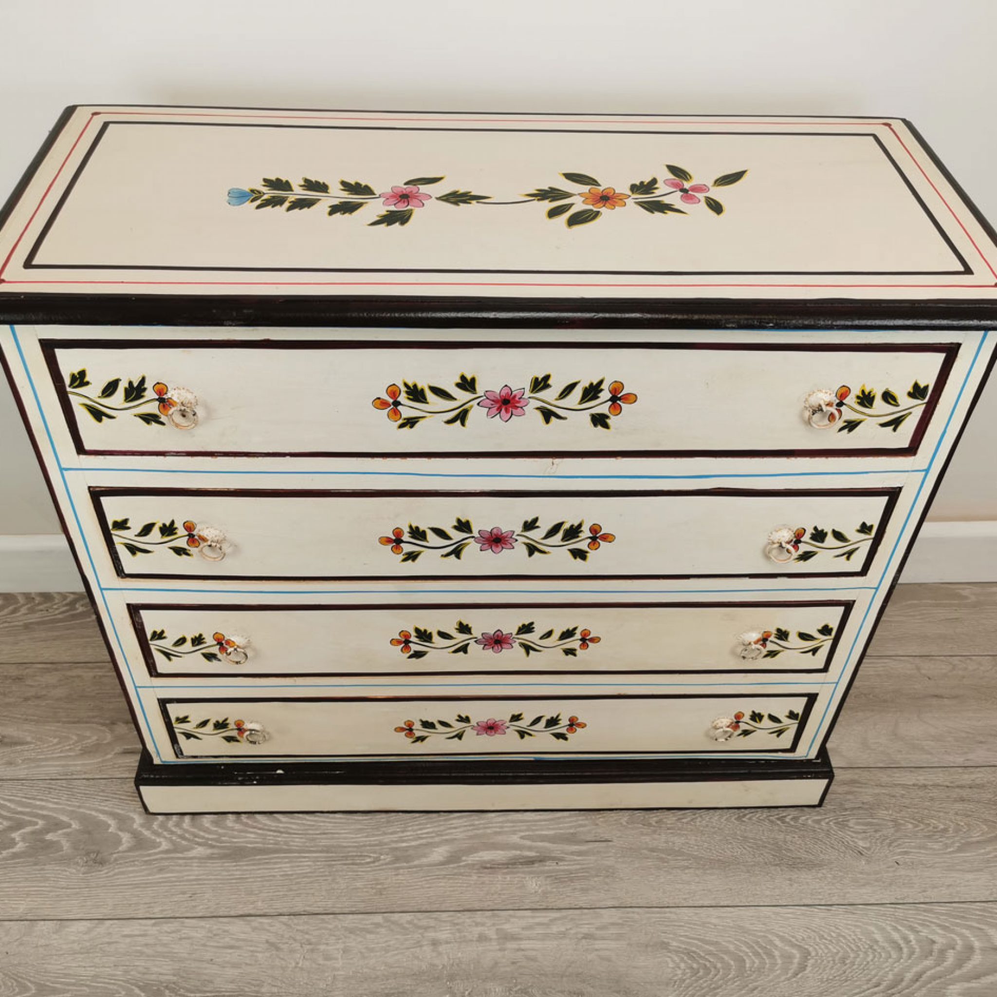 Cream with Flower Design Painted Chest of Drawers Iris Furnishing